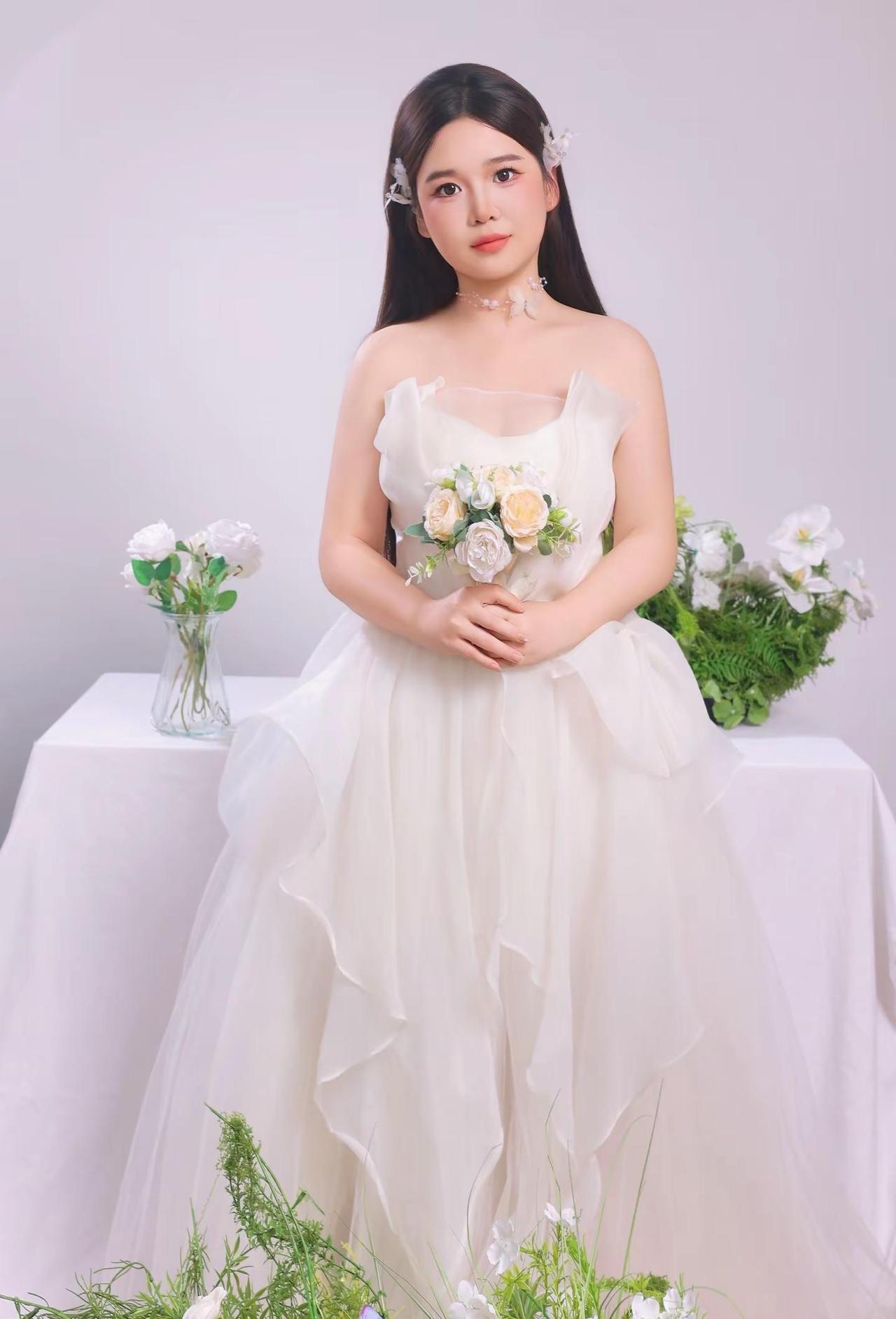 “希望你有一天结婚 是因为发自内心的觉得遇见了一个对的人 而不是觉得总算完成了一