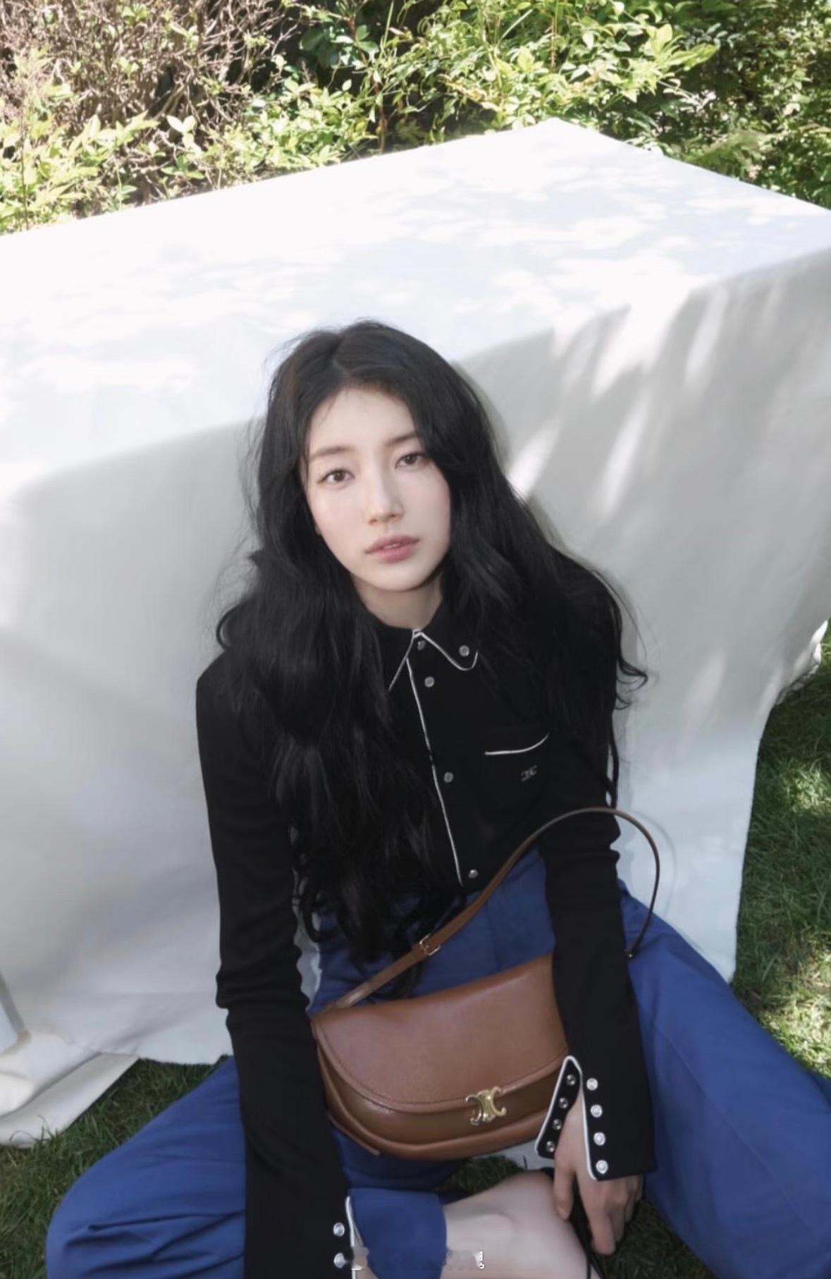 其实很吃裴秀智这种颜值的韩女...脸型好完美 