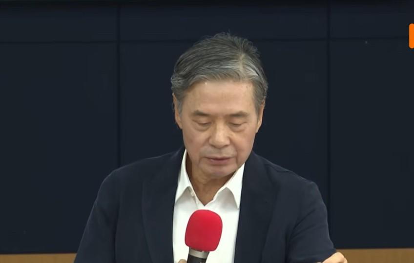 记者会现场解读：金溥聪自述：从"受邀出山"到"被全面封锁"
一、小年夜前，一通来