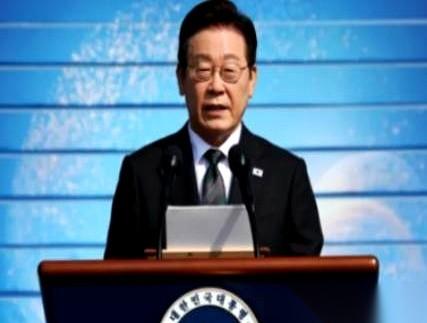 这就是现实版“能源裸奔”带来的窒息感：李在明这次是真的急疯了，中东那边火光一冲天