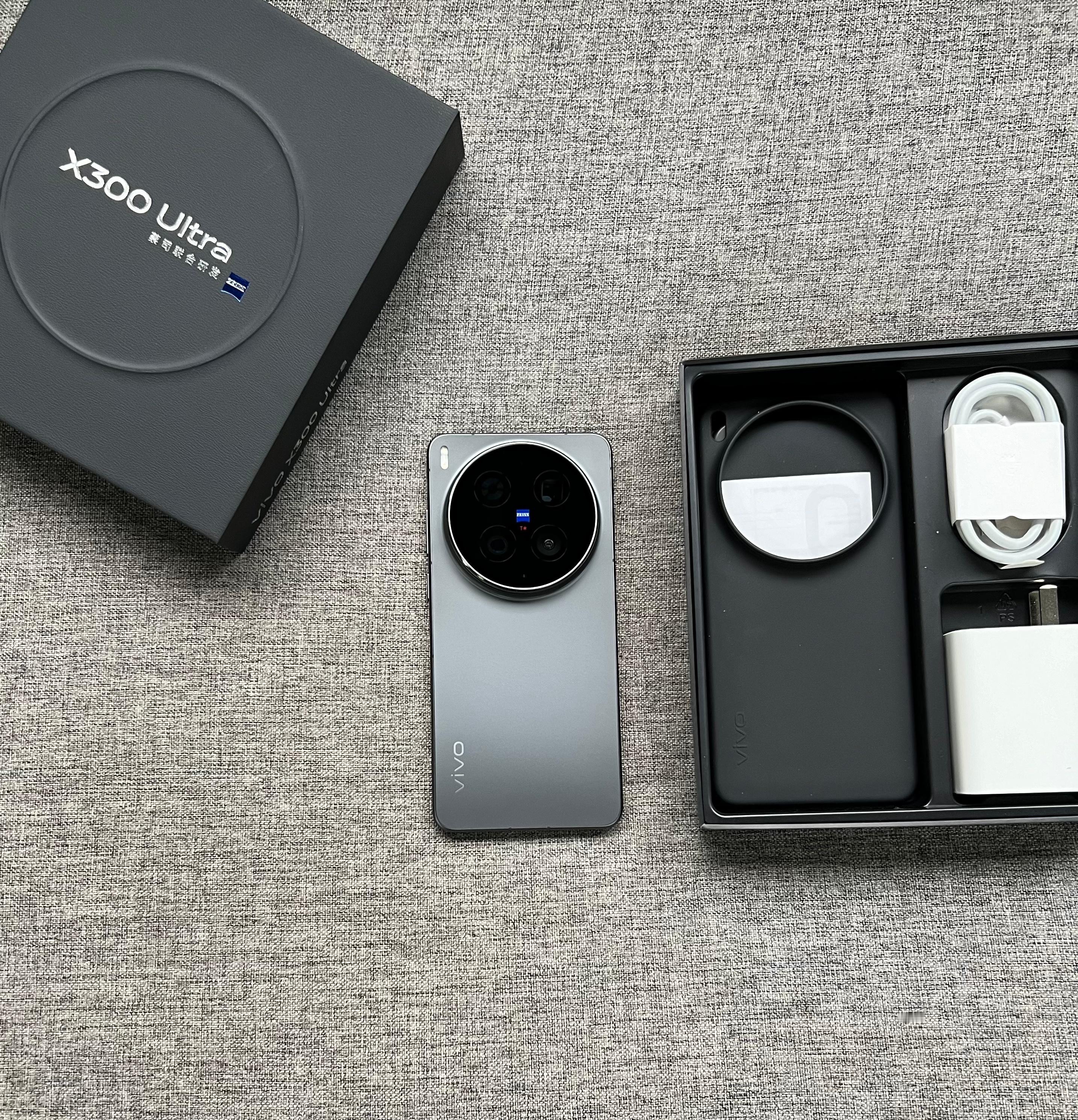 vivo X300 Ultra 16+512G 黑ka，仅使用半天，成色完美全套