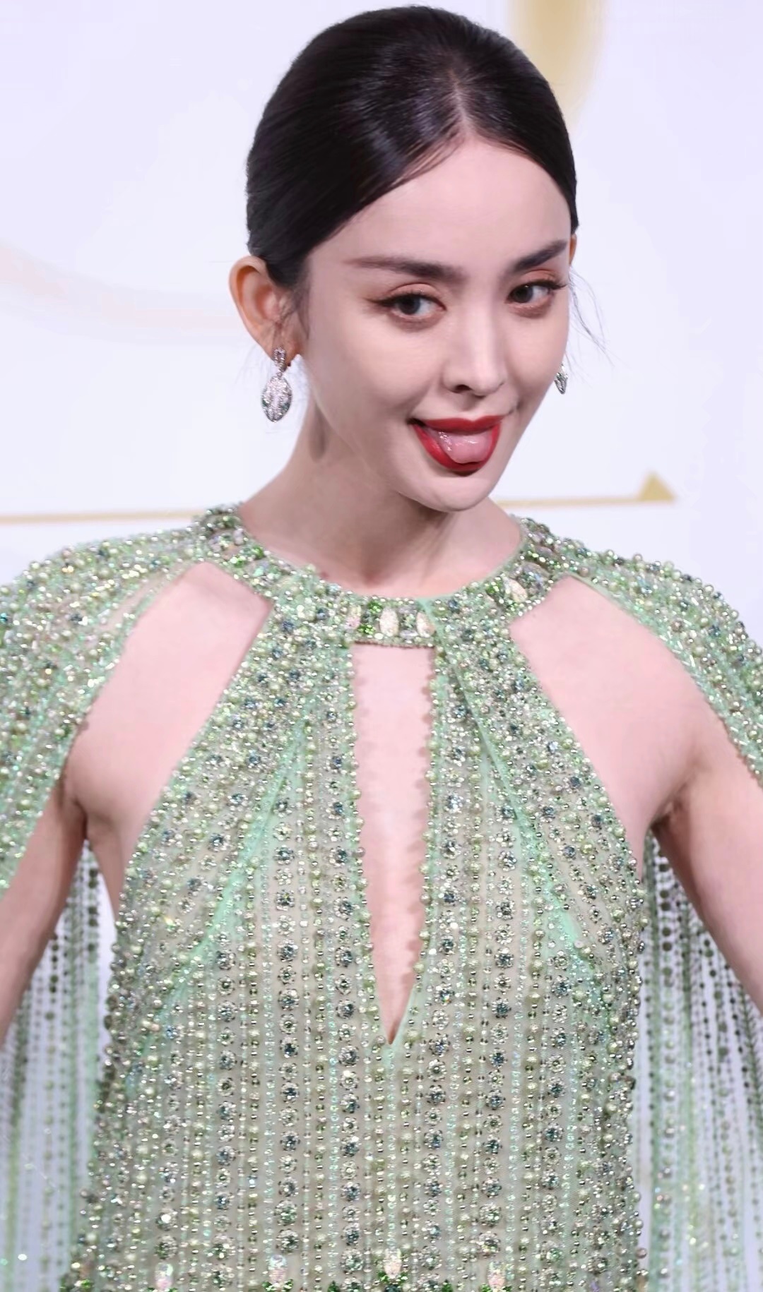 古力娜扎[心][心]这小👅真不错 ​​​
