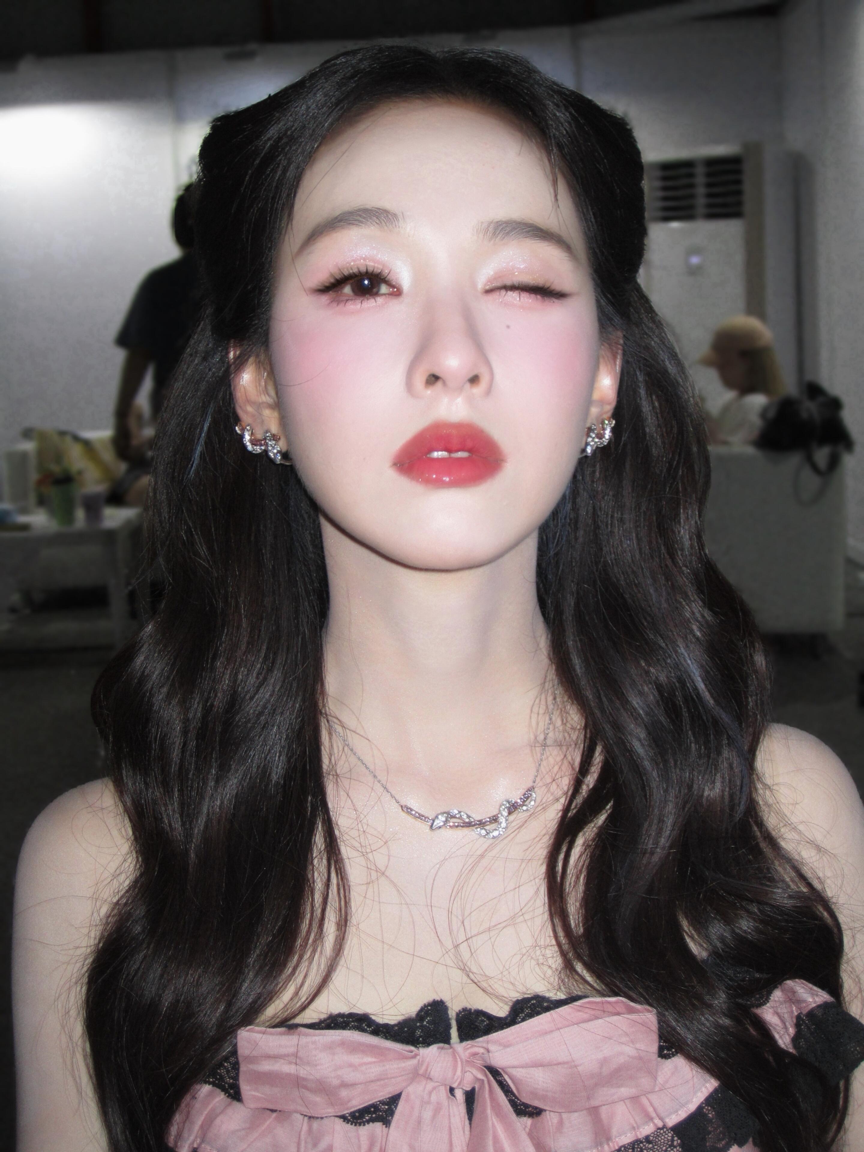 漂亮的陈都灵单眼wink陈都灵自动档单眼wink