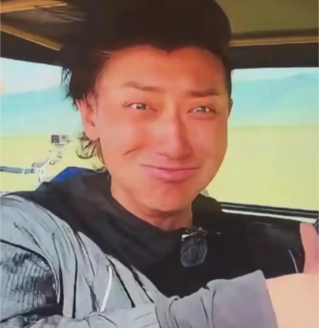 台上亲太猛，观众直接倒胃口
 
黄子韬前脚刚把媳妇抱起来亲，后脚弹幕就刷满了“辣