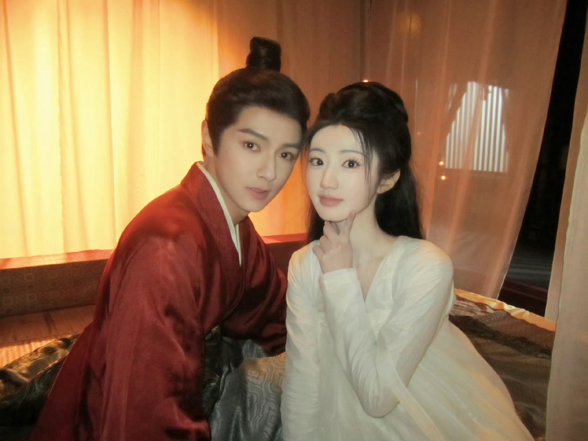 元治  母皇发的这张！震撼美味！！！父皇💄花了（bushi🙊 