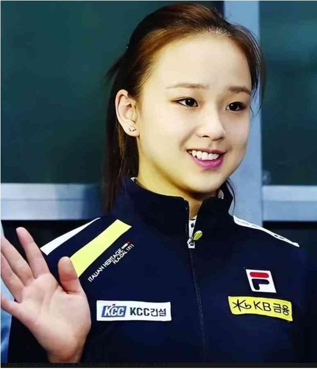 25岁的韩国“体操公主”许昭英，顶着父母的反对，执意嫁给了中国体操冠军黄力平，尽