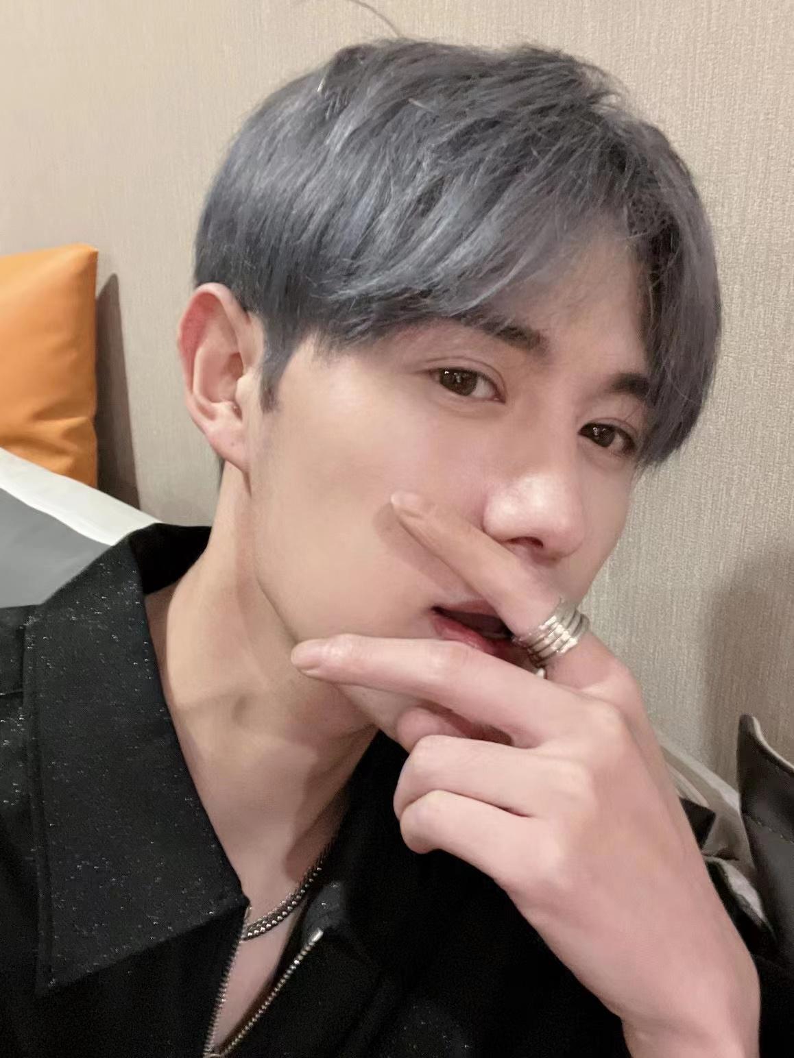 童锦程维护孩子童锦程深陷亲子纠纷，直面争议表态一切按法律程序推进，亲子鉴定、抚养