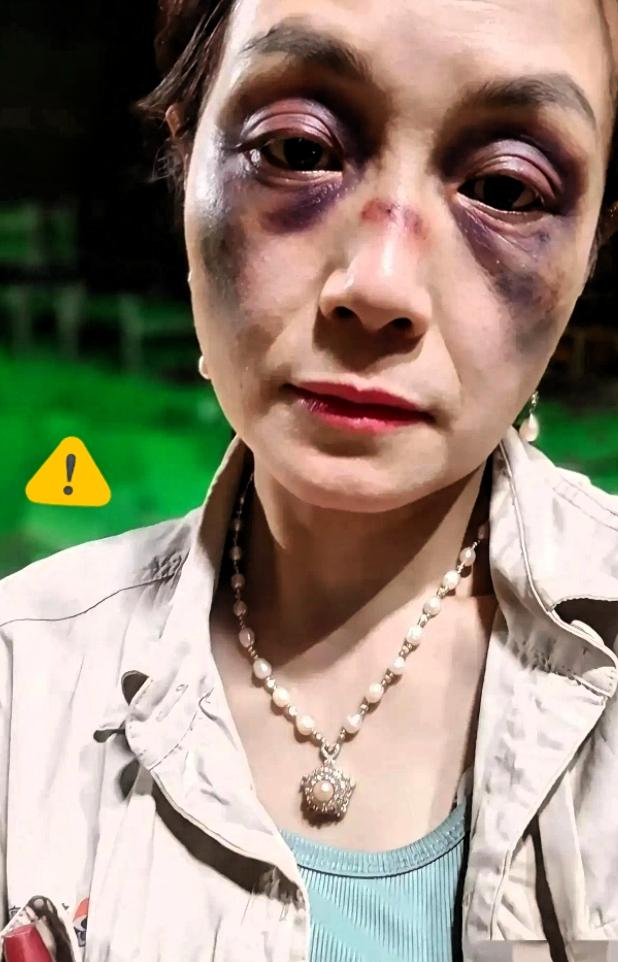 最近网上一段大排档的视频，看完让人心里五味杂陈，引发无数人对职场社交、世俗偏见的