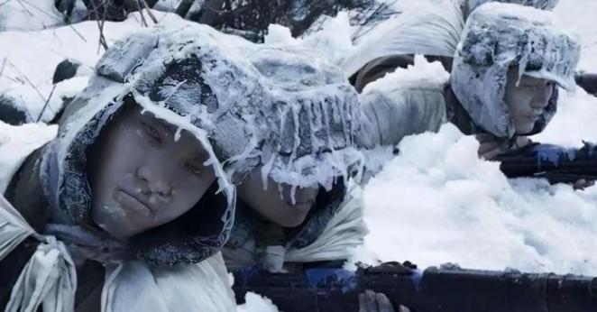 长津湖之后，再无平安夜！美国人的平安夜是上帝给的，我们平安夜是志愿军战士给的。那