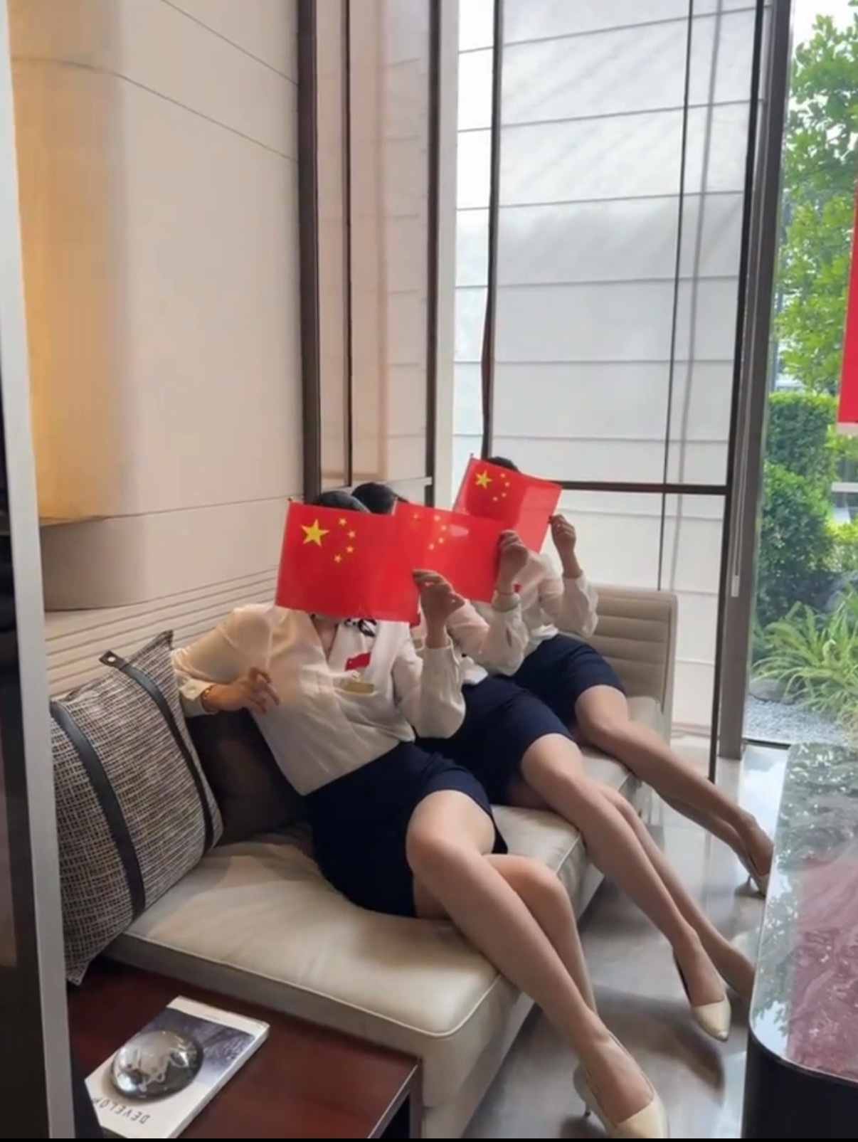 不旅游就等于浪费假期吗不论出去玩，还是宅在家里都有各自的快乐，做自己就好。 ​​