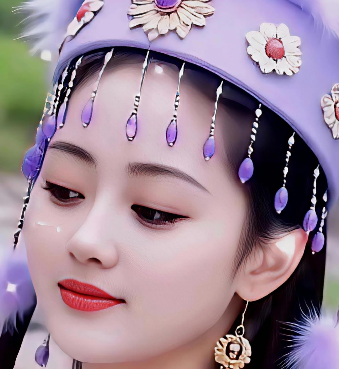 梦幻古风妆容，紫色花饰头饰，唯美动人！