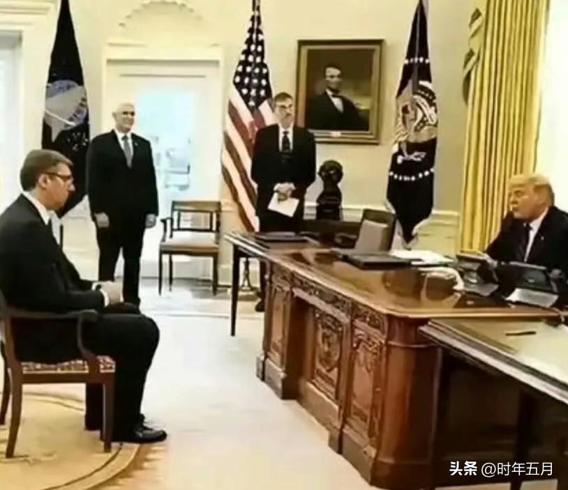 武契奇说，只要他点头，塞尔维亚可以立即加入北约。但为避免卷入冲突和沦为出气筒，塞