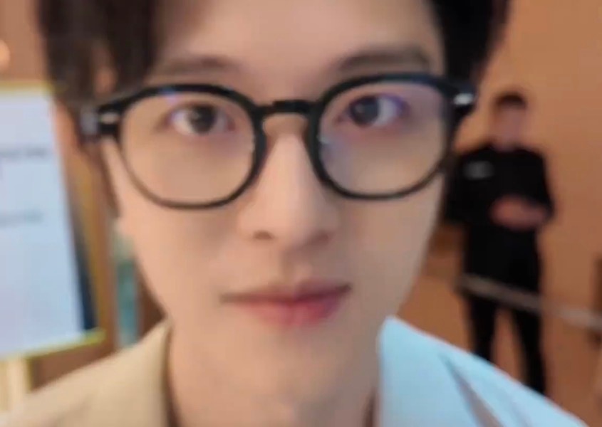 就算你伤害我我也只会这样萌萌的看着你呀 