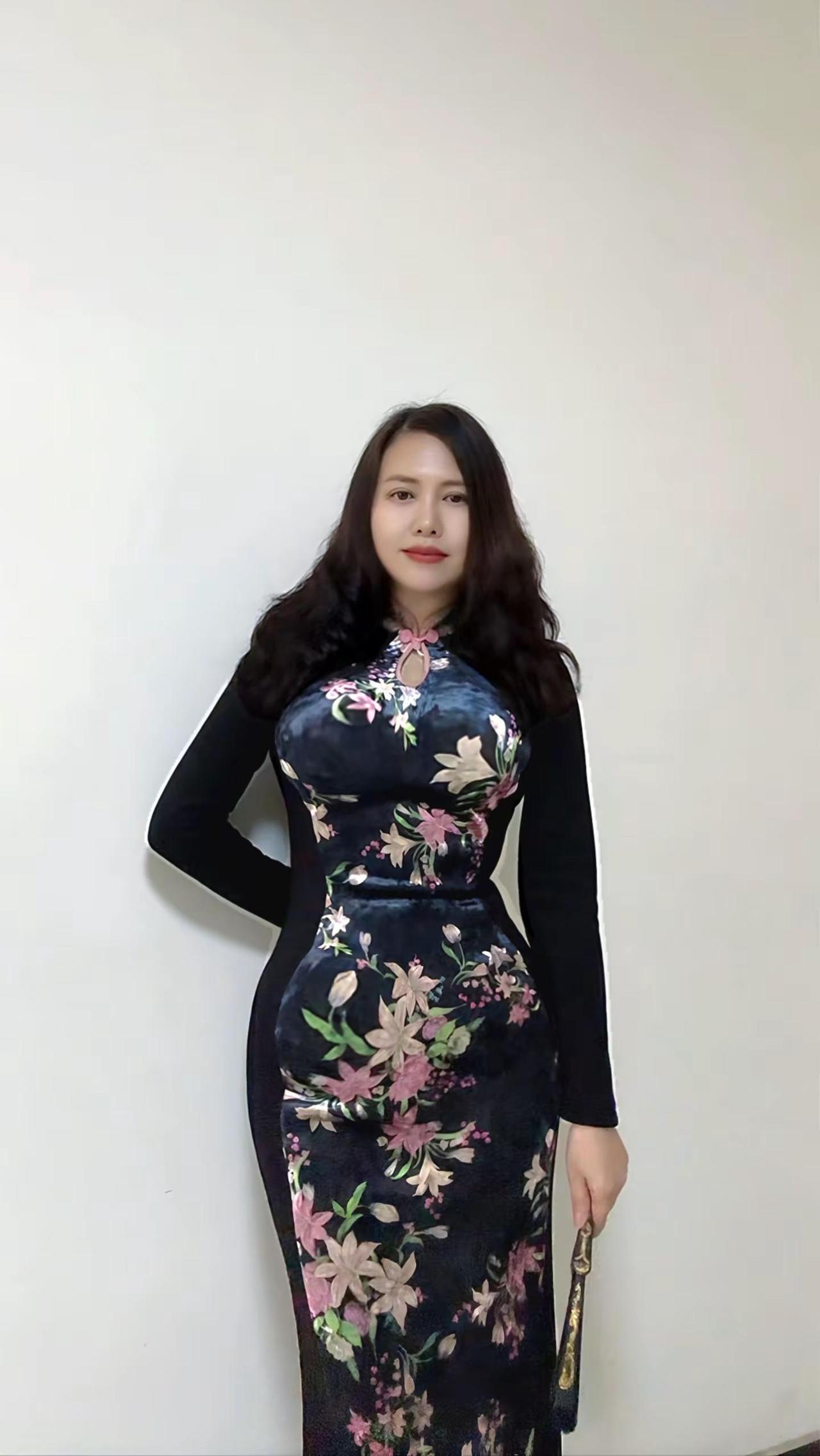 素衣旗袍，揽一抹江南温婉，藏一世岁月静好微胖女生 改良旗袍