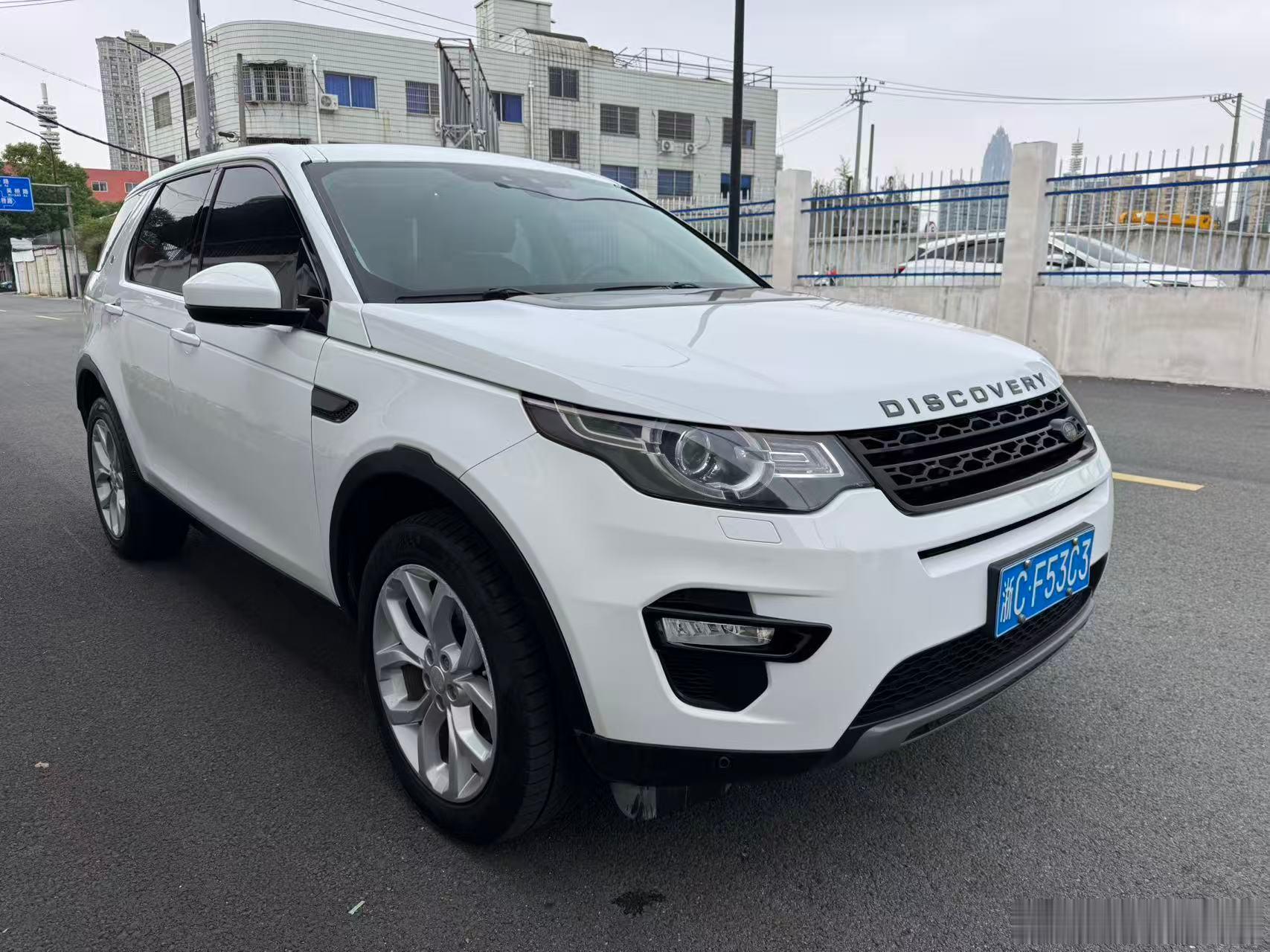 15年9月路虎发现神行、一手车、排量2.0T、费用齐全、车况精品、首付5000全