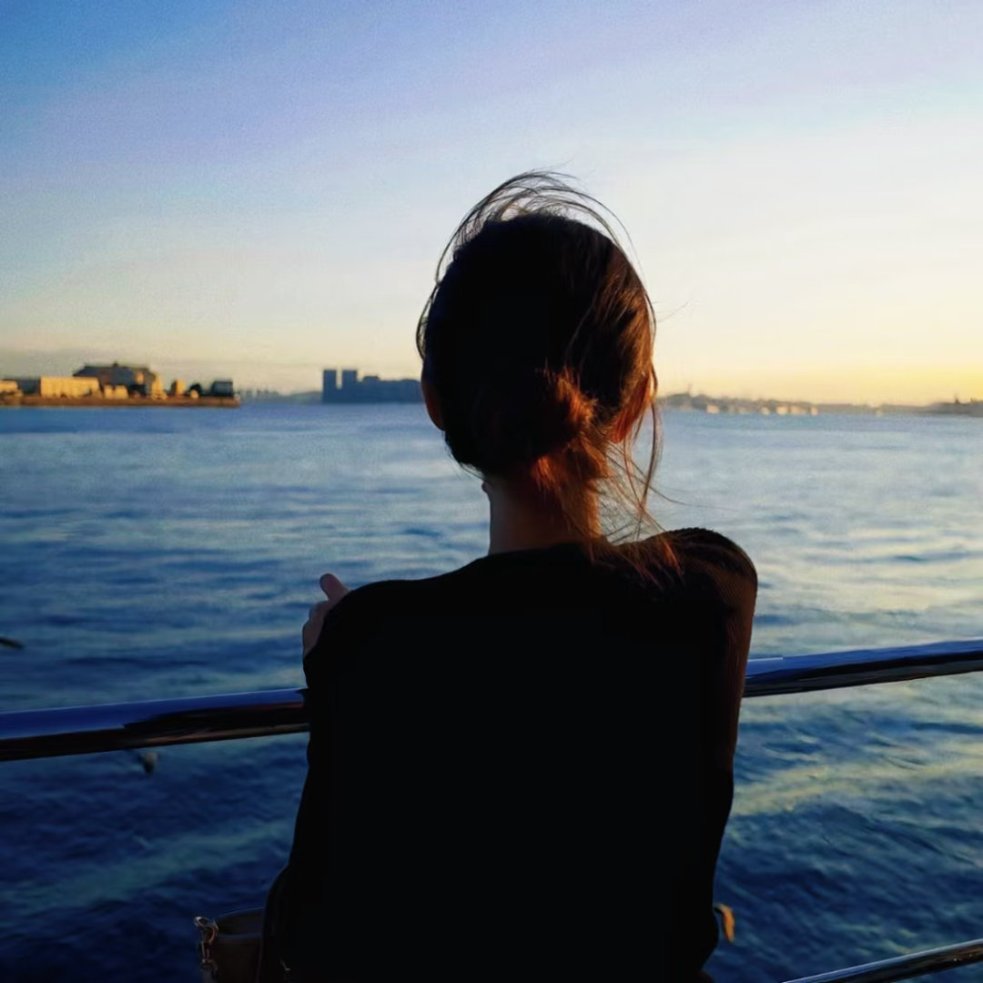 这一路还没学会吗 心只有狠和更狠 重情不动情才是人上人 