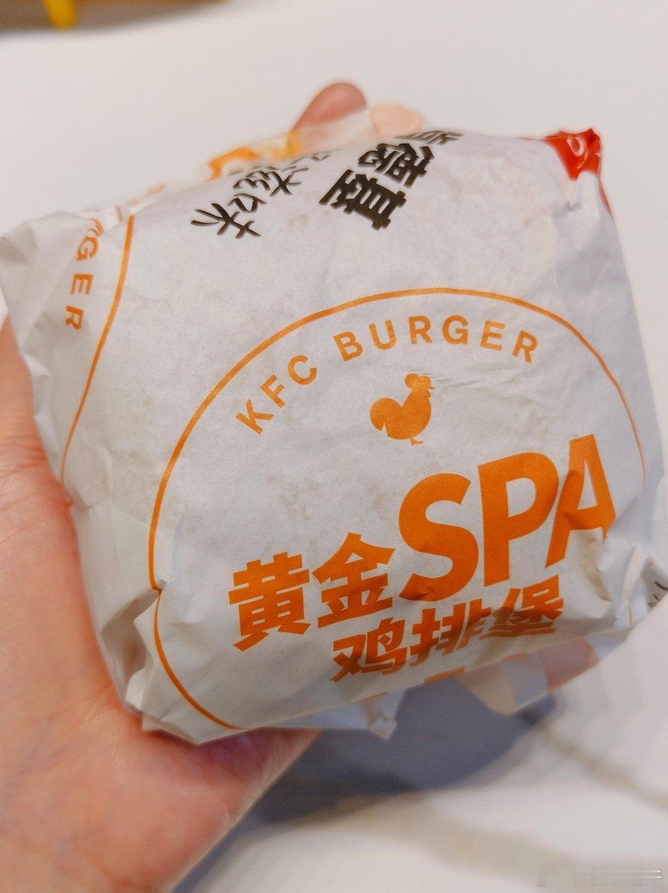 其实我今晚吃的汉堡，现在汉堡都好迷你吧。 