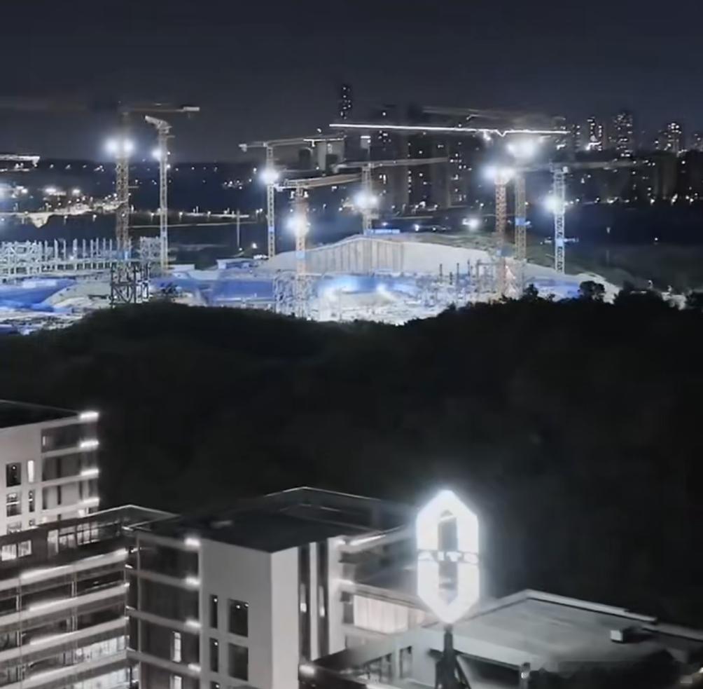 赛力斯正在建全球研发中心[doge]场地非常大。加班加点，很急很急，之后海外车型