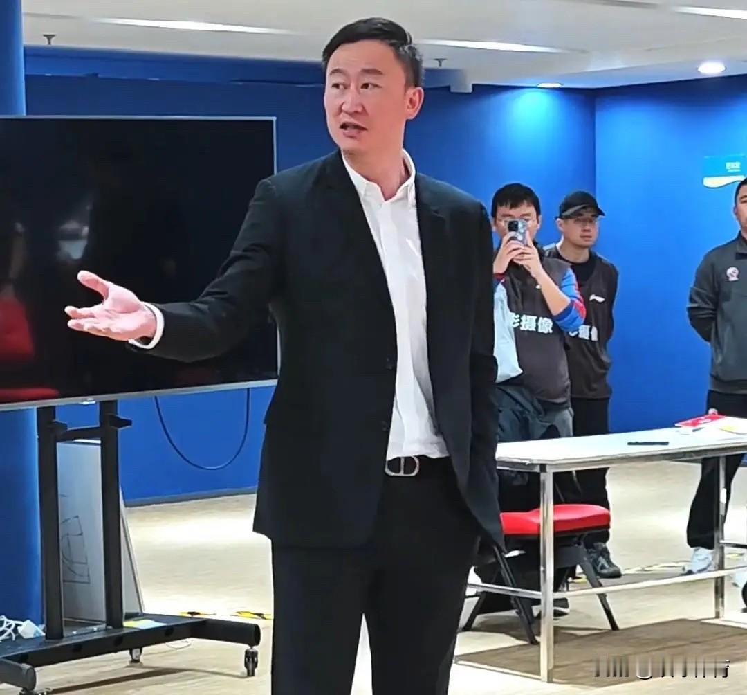 据媒体人导演我躺哪_basketball报道称，青岛男篮已和主教练刘维伟完成续约