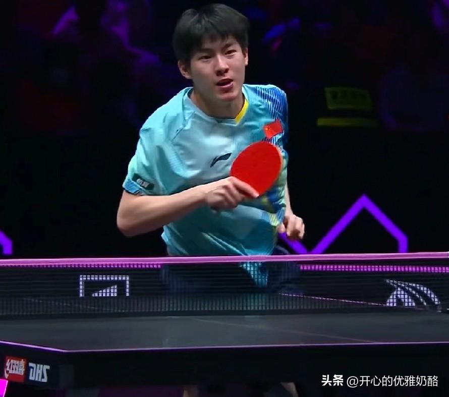 温瑞博两场比赛，都得到对手点赞，小将人品球品俱佳。
温瑞博开局不利，连续输了两局