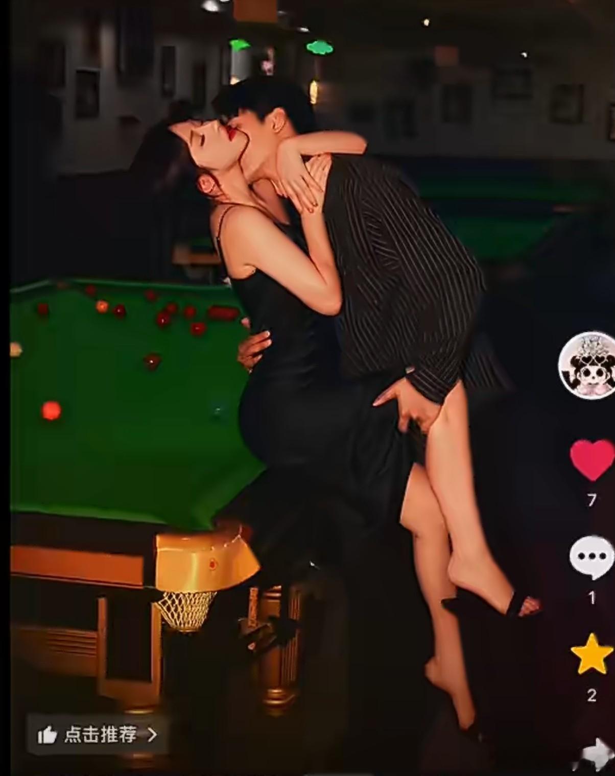 王思聪前女友黄一鸣，冲上了高位热搜。这次却引发了网友群嘲，原因是她和新男友，居然