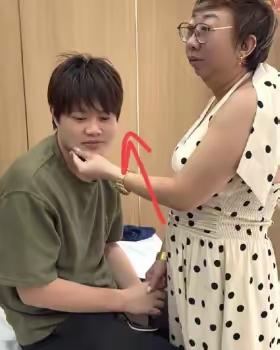 换作任何一对父母，遇上王亮兵这种事估计都难以接受。外形亮眼的小伙子，执意选择大自