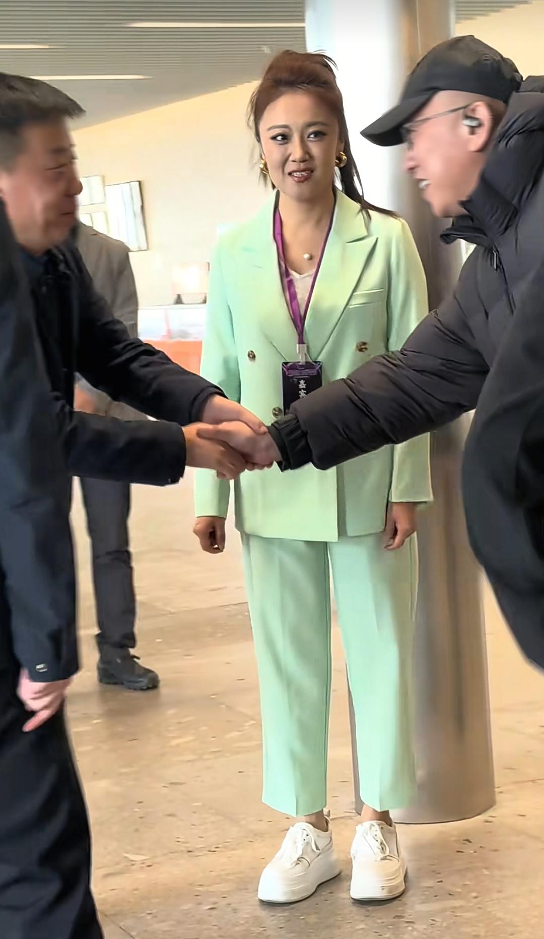 当年的玖月奇迹，那对金童玉女，离婚后两个人的轨迹可以说是天差地别，一个还在弹琴，