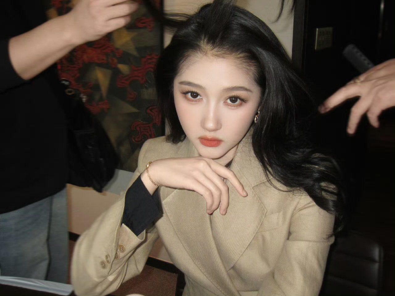 关晓彤拽姐look关晓彤背头拽姐造型 关晓彤拽姐look，美晕了 