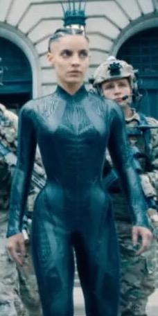 看了 2025 版《超人》，必须夸一夸里面的反派塑造，简直绝了！
尼古拉斯・霍尔