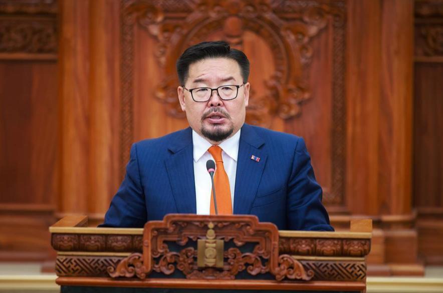 蒙古国乱成一团，反华到底图啥？蒙古国政局又起波澜，围绕腐败、矿产利益和政府治理的