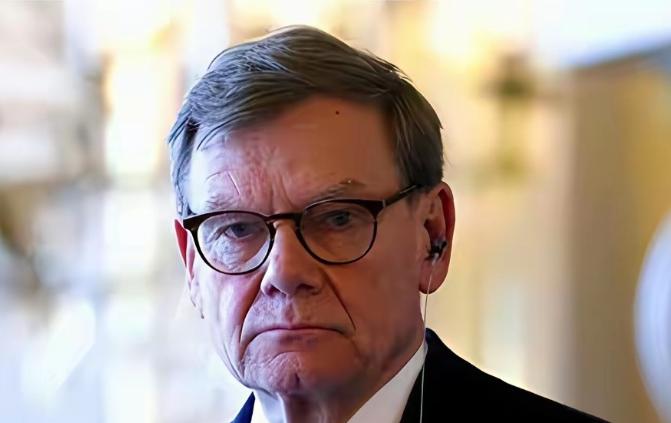 德国外长在稀土问题上与中国硬刚。他放话说，德国稀土用在什么地方不关中国事！那确实