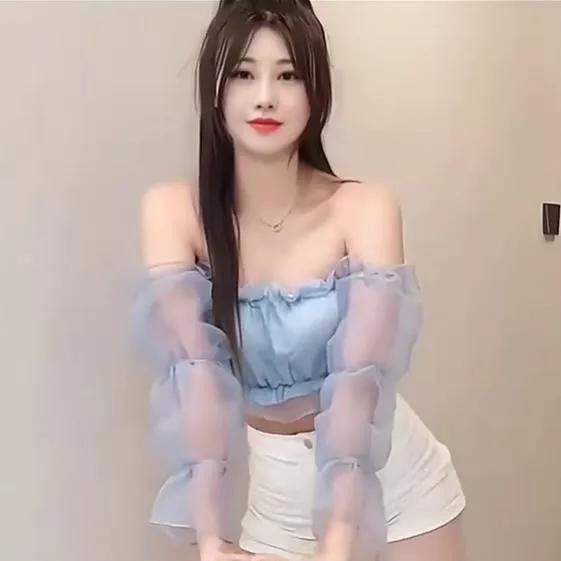 甜美少女风，蕾丝吊带裙，清新又迷人！温柔风蕾丝长裙 白色蕾丝仙女裙 白色吊带仙女