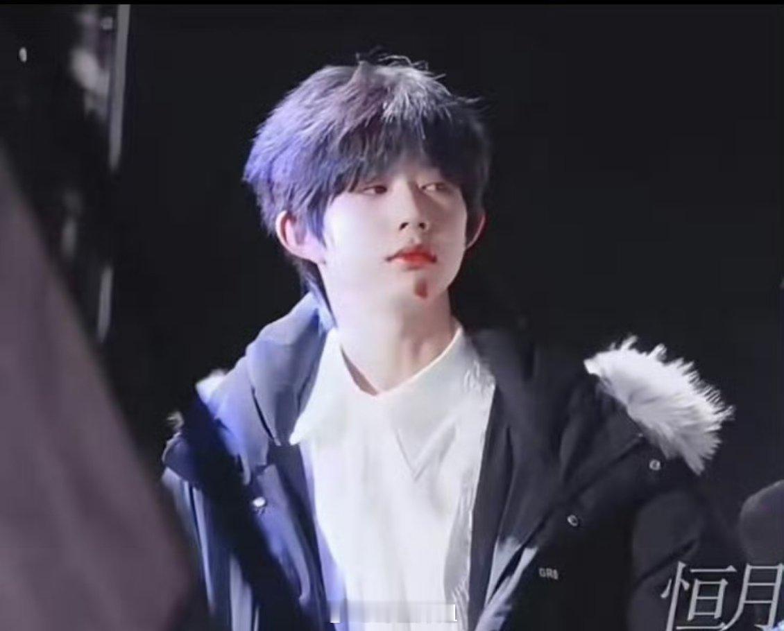 安全第一吧 我的天 下巴上这是咋回事儿呀？陈奕恒受伤