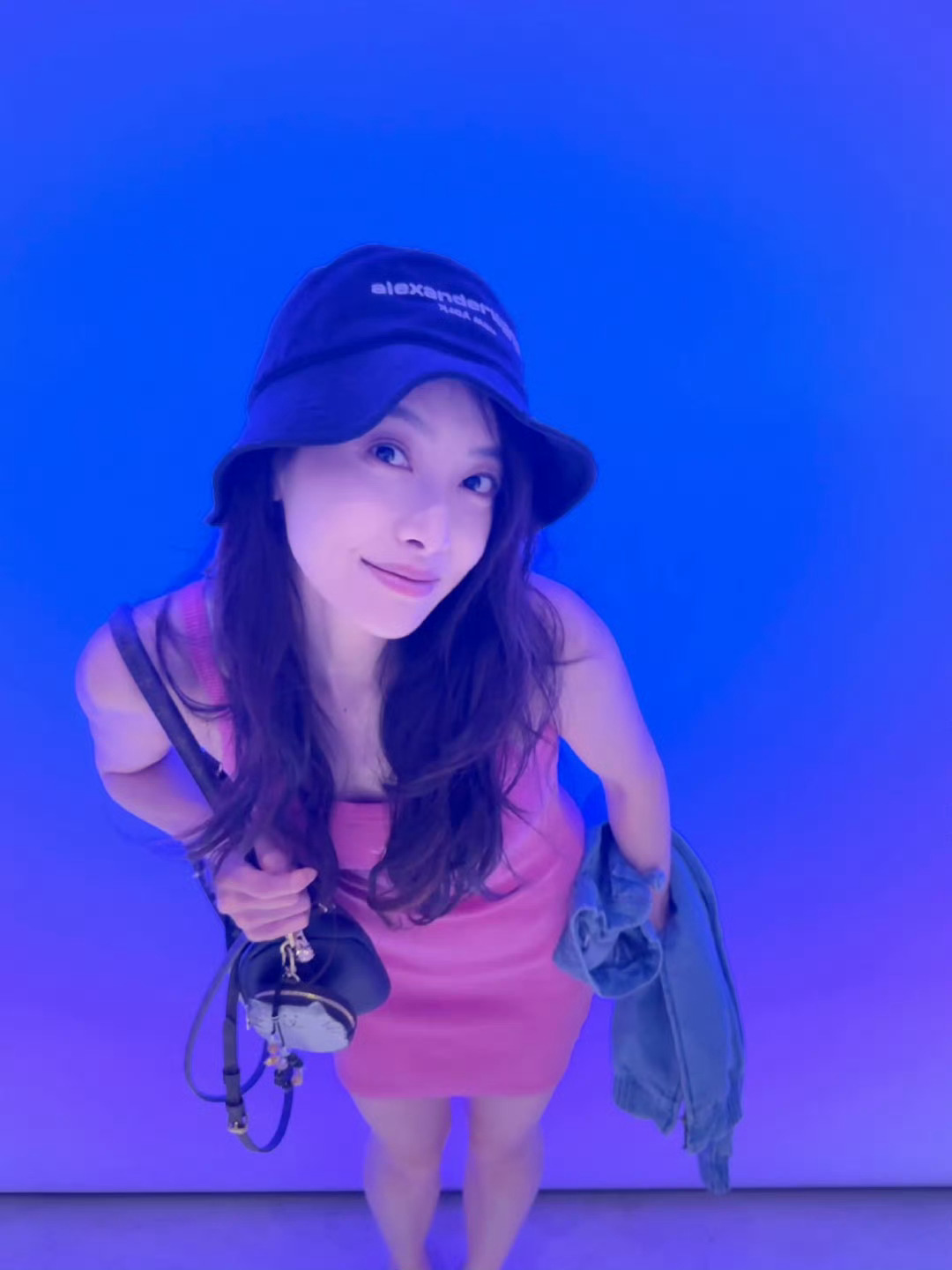 美女，我可以把你抱回家吗 宋茜 你是紫色姐姐对不对[爱慕]宝宝好美[女孩儿] ​