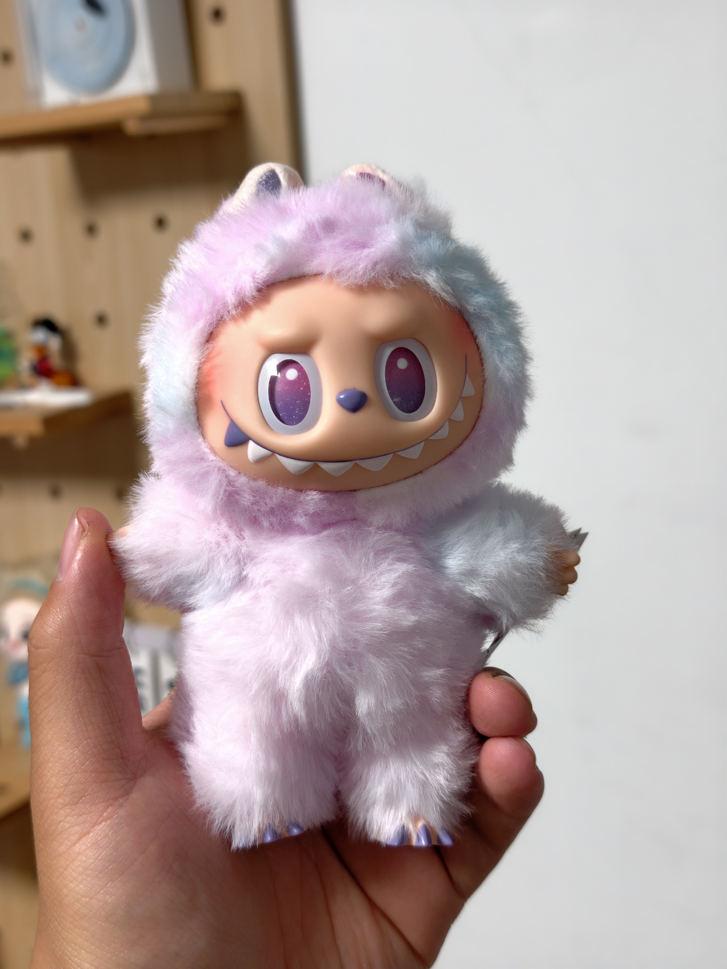 我弟弟送我的拉布布，也是我的第一个拉布布哈哈哈，虽然好像这玩意已经过时了是吧