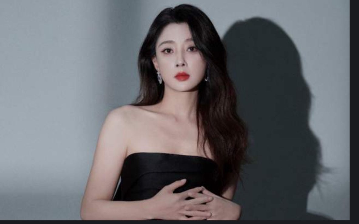 第34届飞天奖落下帷幕，赵丽颖摘得视后奖杯。l雷佳音凭借《人世间》荣获飞天视帝，