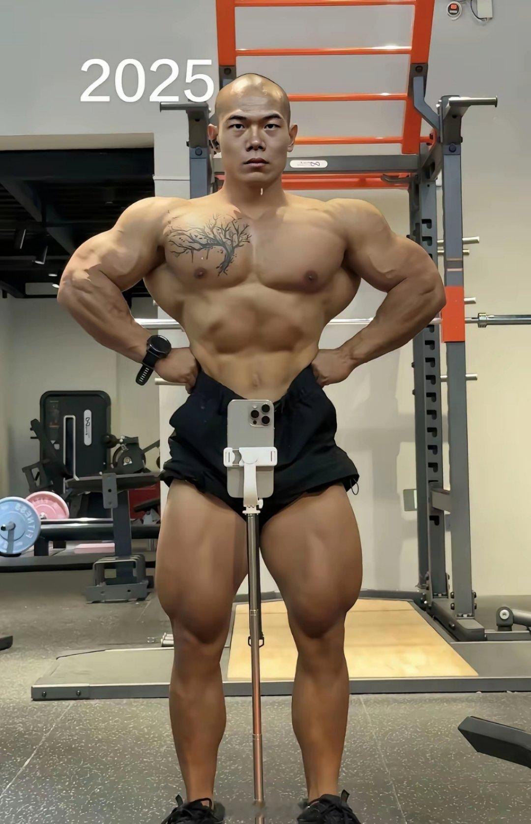 10年的时光过去了，这种健身男，应该是98%女生，都想要得到的类型吧！ 