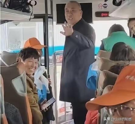 河南老板豪掷千万请4000员工父母游江南，14年坚守才是真格局
 
3月24日，