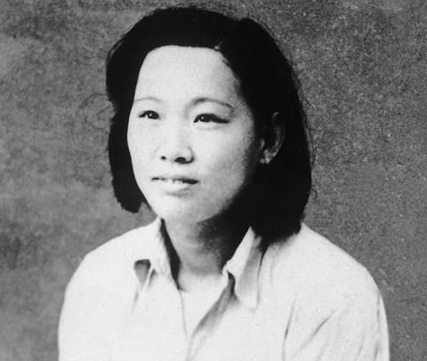 1950年，连长刘玉明结束了军旅生涯，准备转业离开部队，在路过汽车站的时候，他遇