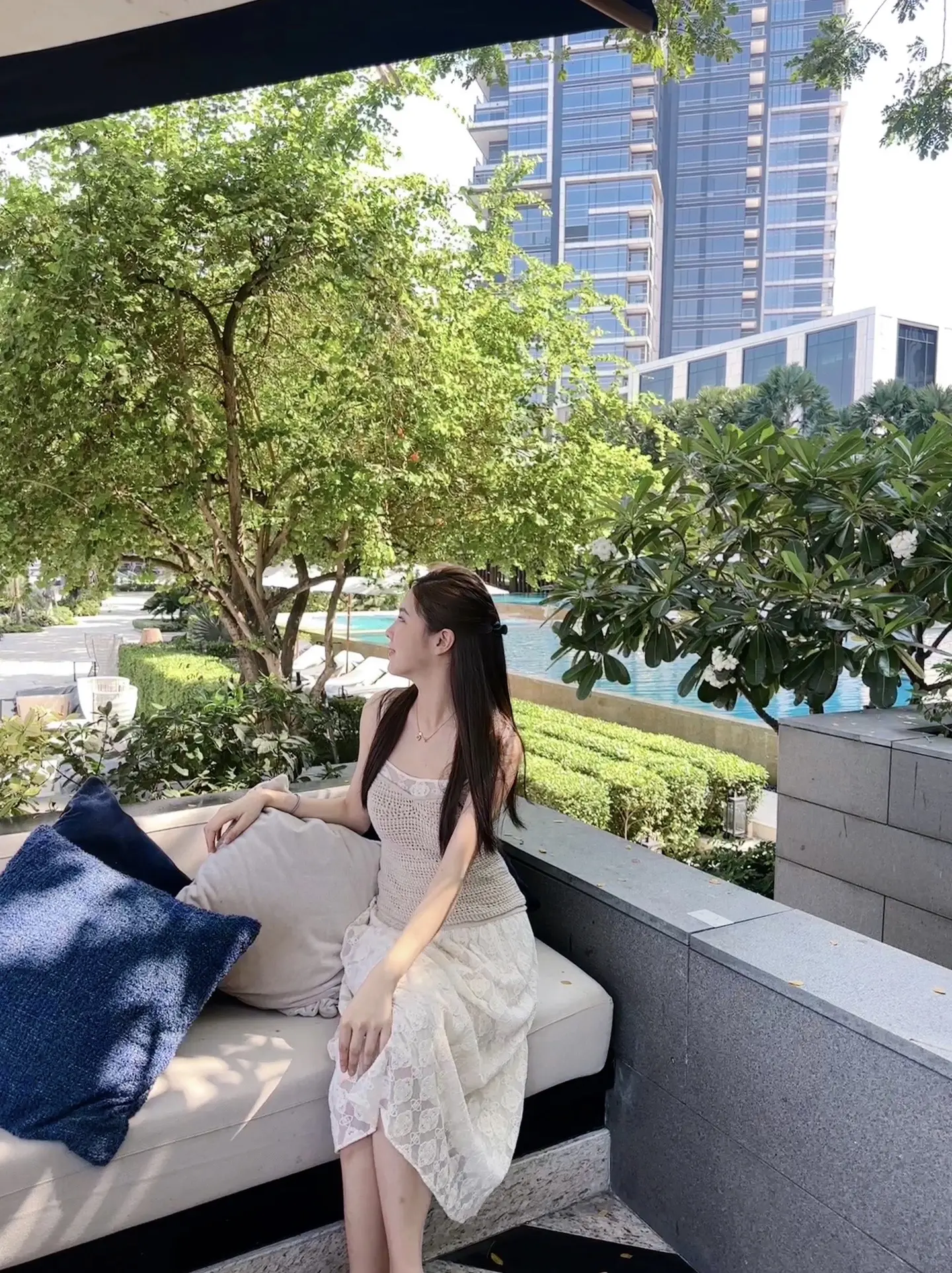 硬币抛出两面都是幸福