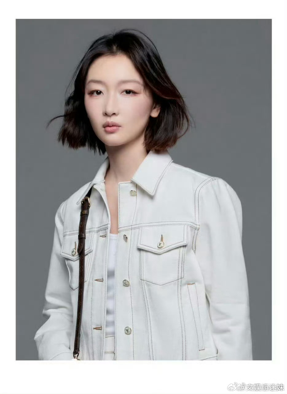 周冬雨 句句有回应 温柔又真诚，永远保留着最干净的心动。去巴黎时装周好好享受吧，