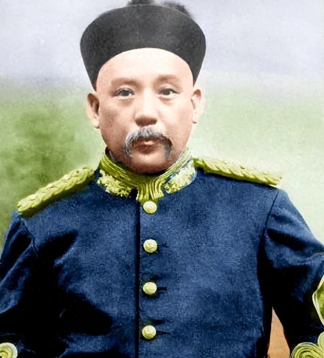 袁世凯五姨太真实长相曝光，头发稀少并非传统美人，却深受宠爱背后有何原因
1916