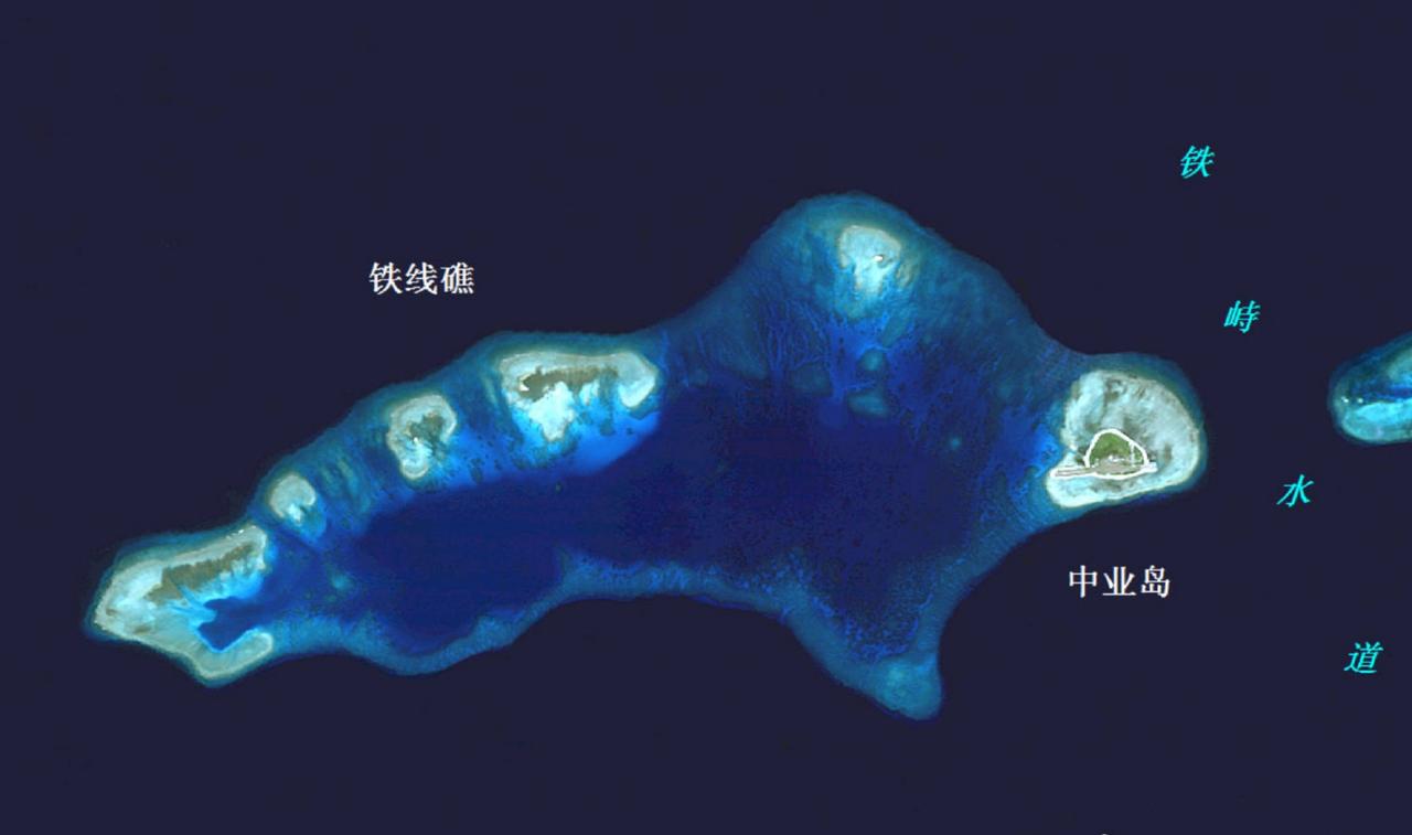5名菲人乘坐小艇登上我国南海铁线礁沙洲，再度开启搅浑水的挑衅之举，不过遭到了我国