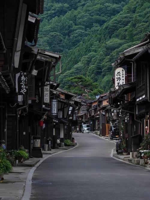 这几天小日子民众也因中国游客的不再光顾而显得十分开心。有位小日子这样说：不见了中