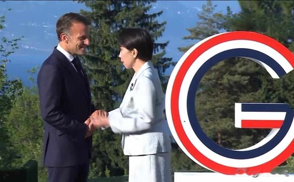 日本首相高市早苗登场！