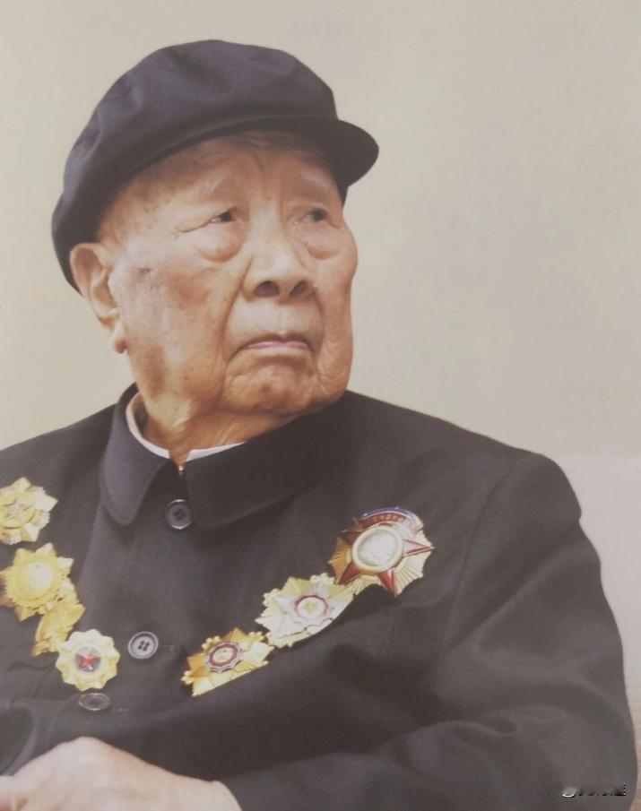 1984年9月，退休的曾将军来到大连一处水库钓鱼，就在垂钓时，水库的负责人走了过