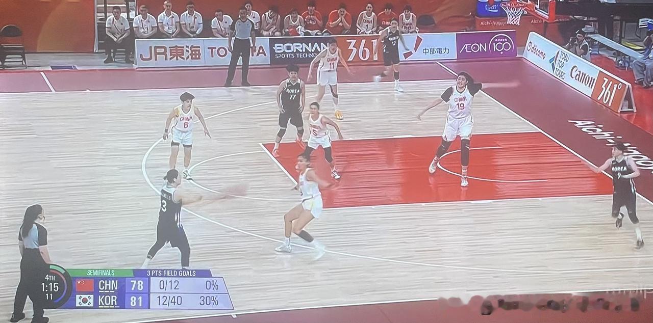 名古屋亚运会女篮半决赛，中国女篮也输了，完败给韩国队。全场比赛中国女篮三分球13