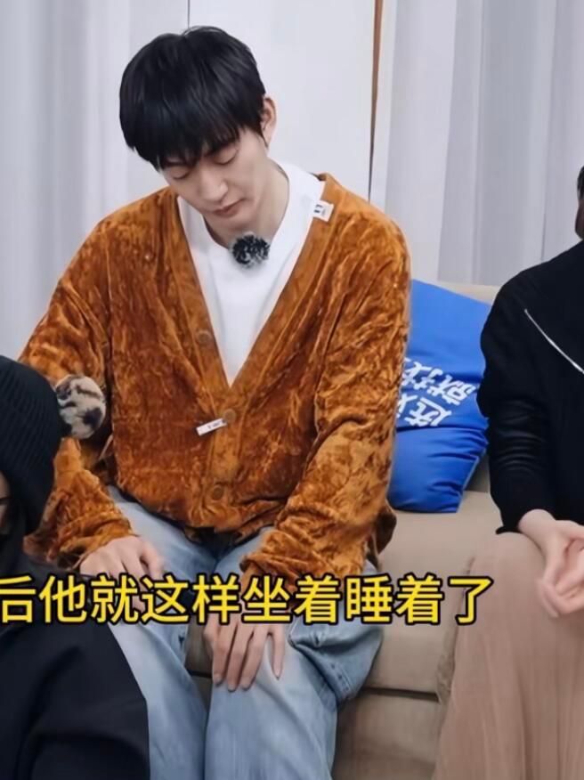 长相是酷哥氛围感，性格却是温顺小狐狸，这种反差感真的太招人喜欢了，被邓为狠狠圈粉