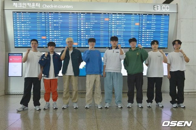 #T1出发前往成都# 前往成都啦，T1选手在机场合影 Faker：最近未能在MS