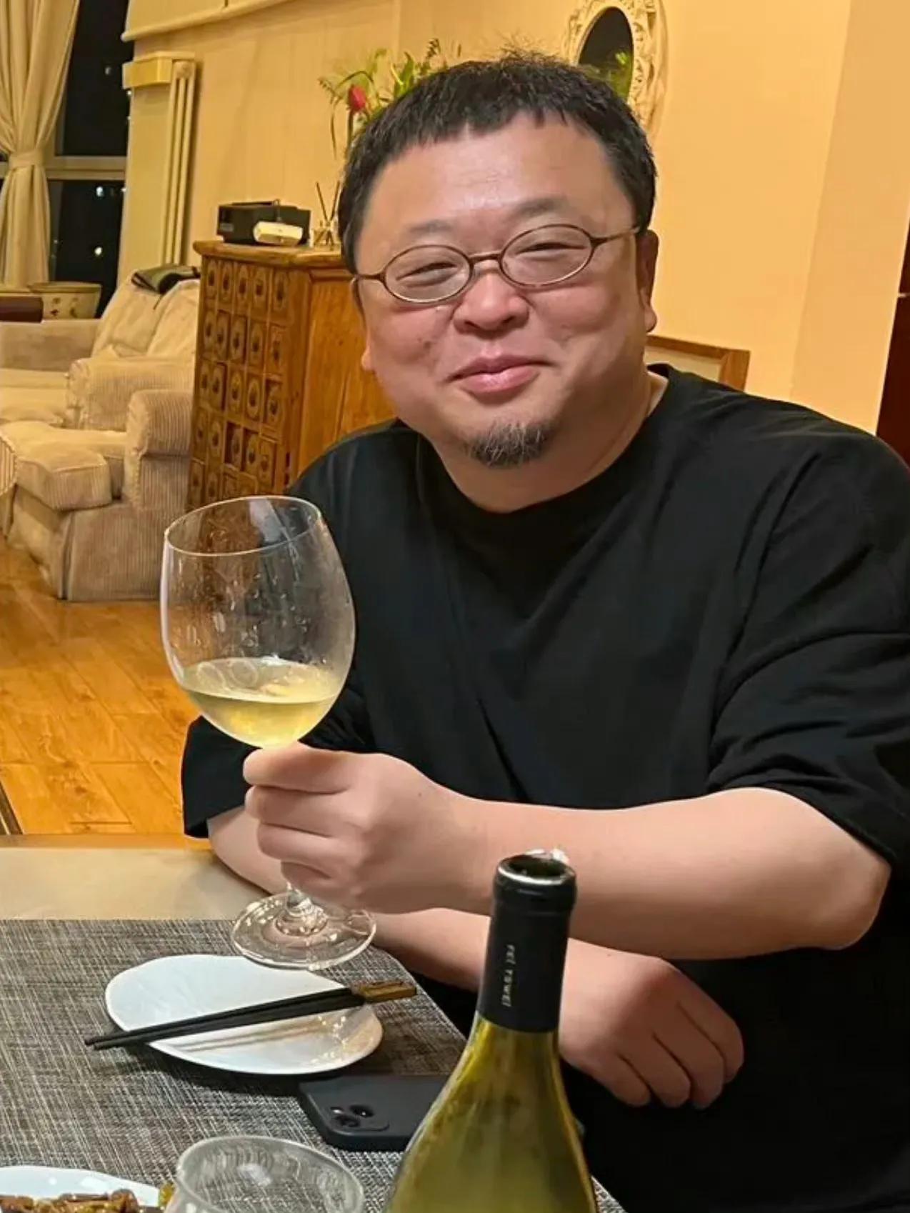 曾经吐槽iPhone，没想到罗永浩也用iPhone？